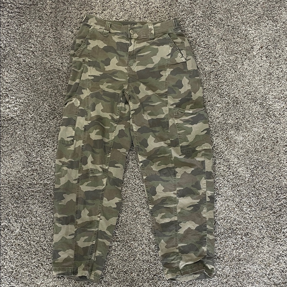 American Eagle Low-Rise Baggy Barrel Cargo Pants